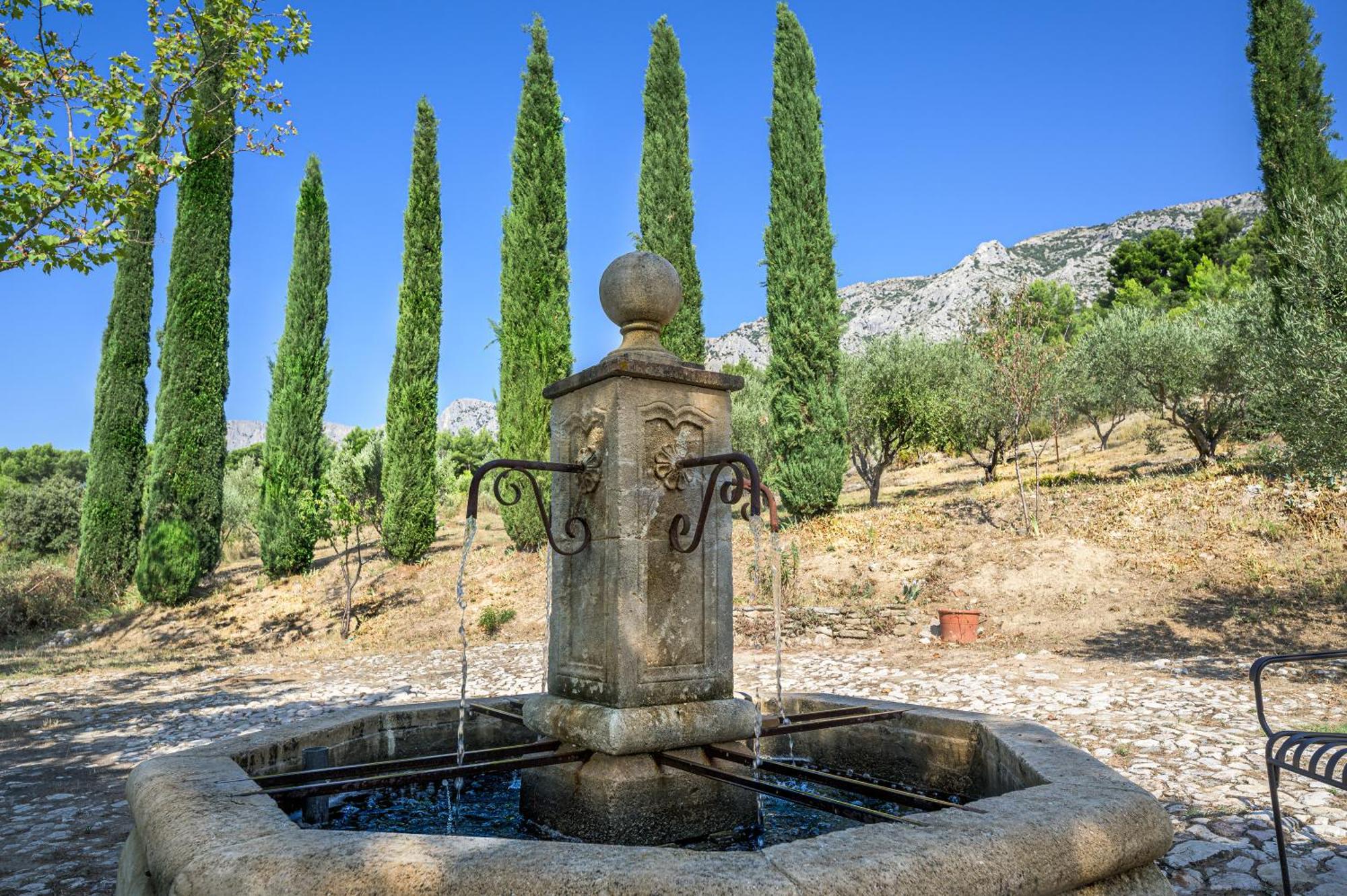 Le Domaine Clement Puyloubier Exterior photo